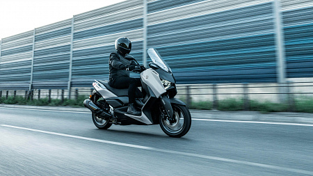 Мотоцикл Yamaha XMAX 300 Tech Max Heat